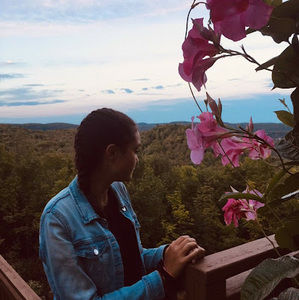 Meet your Posher, Laurence